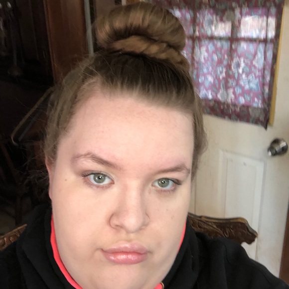 Meet your Posher, Mariah - Picture 1 of 1